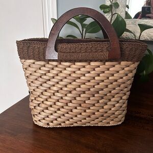 Pegabo Women’s Natural Woven Tote Bag with Wooden Handles